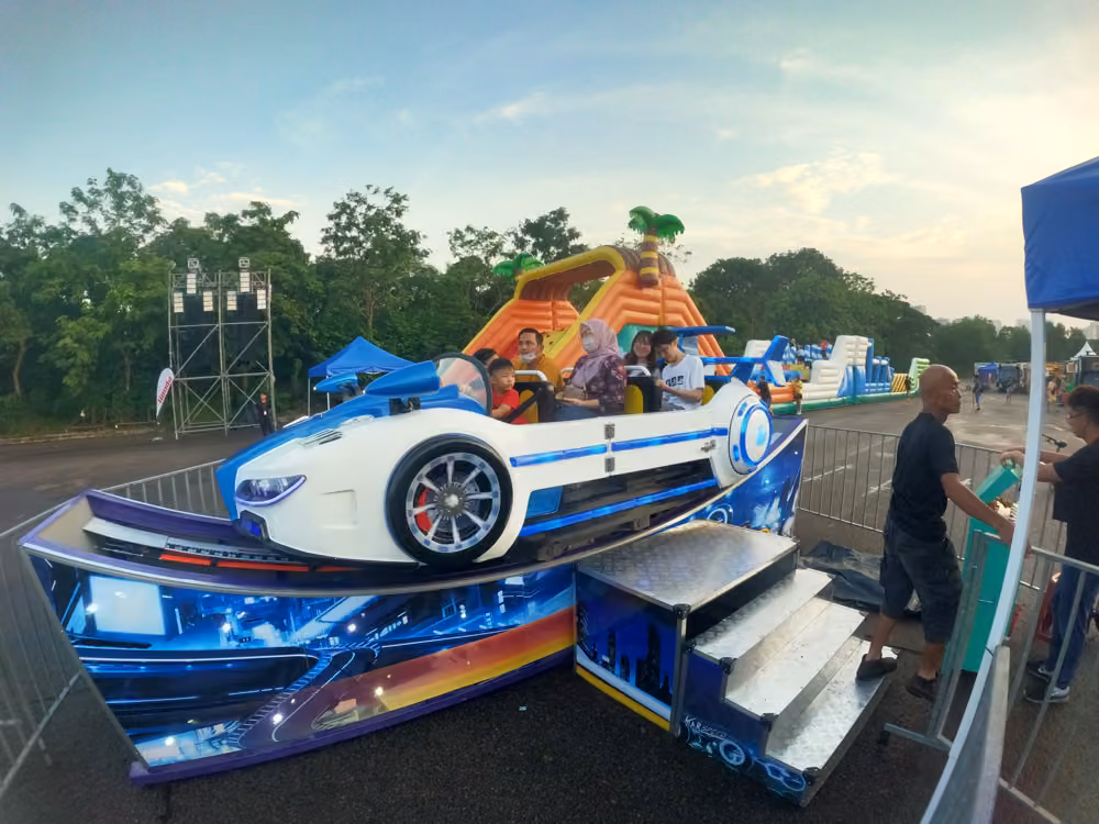 SPINNING CAR