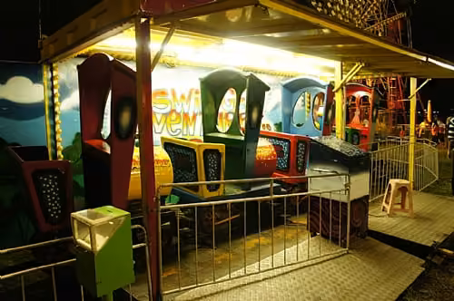 SWINGING TRAIN